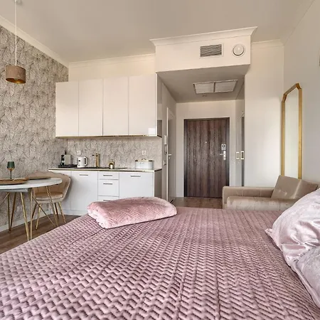 Apartmán Hanza Tower 1412 *