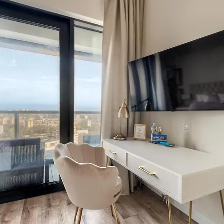 아파트 Hanza Tower 1412 *