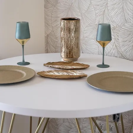 Hanza Tower 1412 아파트 *