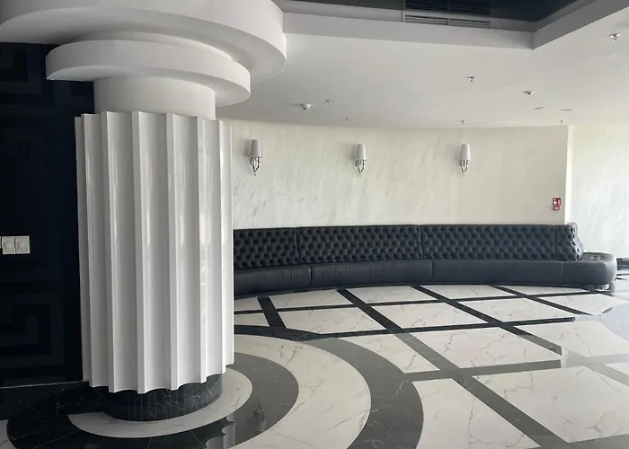 Hanza Tower 1412 シュチェチン